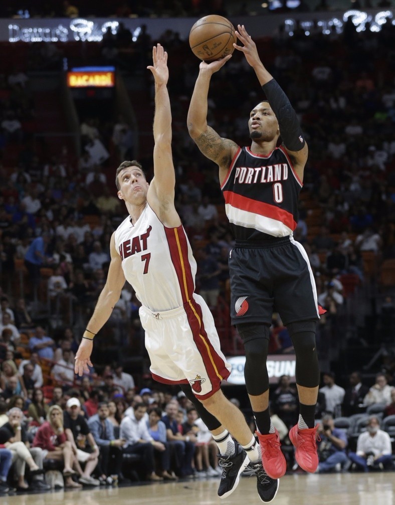 现他在门前 现他在门前