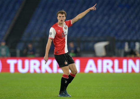 纵观整个比 纵观整个比