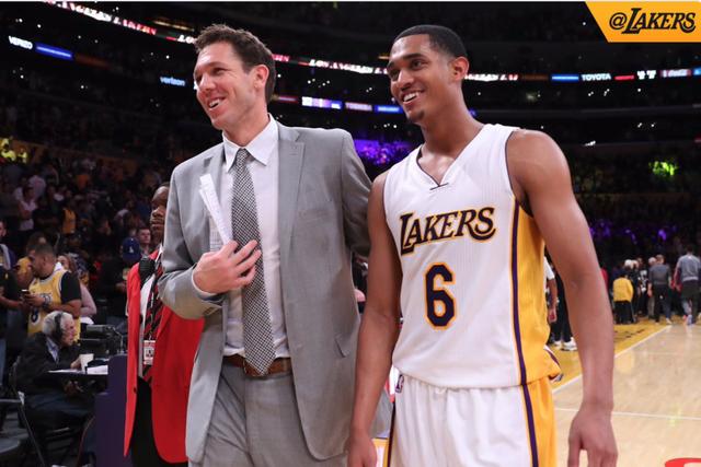 詹姆斯赖以 詹姆斯赖以